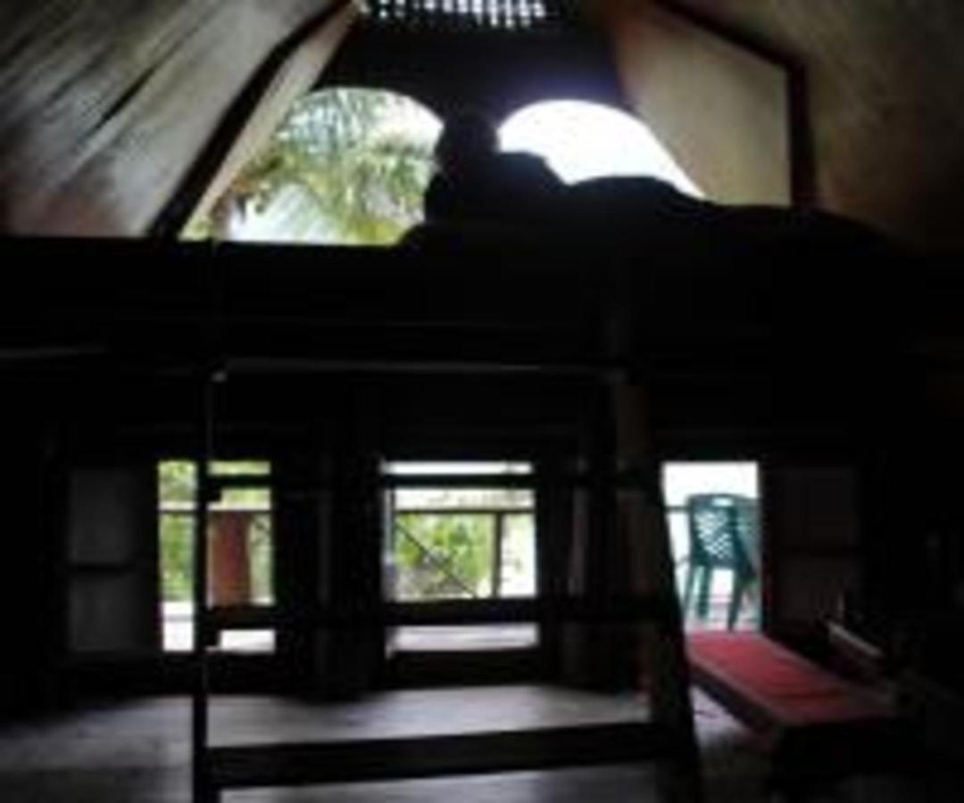 Laster Jony'S Tuk Tuk Exterior photo